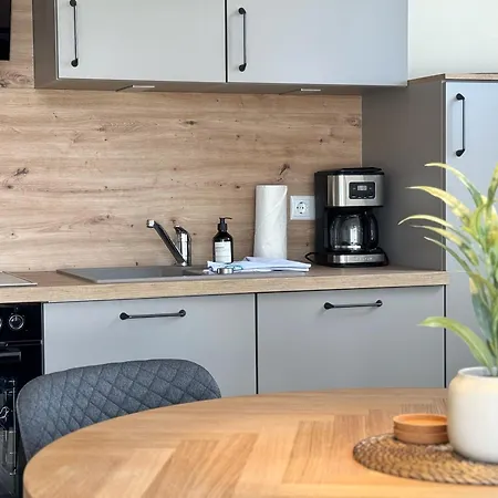 Hafenmeister Bjoern - Grosszuegiges Wohngefuehl Ueber Den Daechern Von Apartament Sassnitz